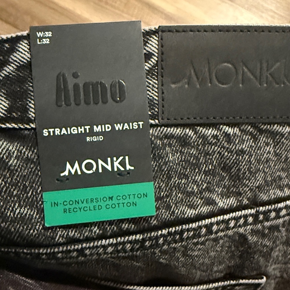 Monki Straight Mid West Rigid Black Dark Acid Wash Jeans Size 32/32 NWT - Picture 5 of 6
